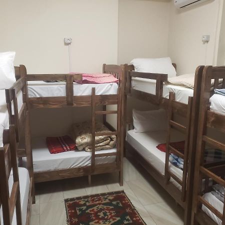 Hostel Oakland Tirana Eksteriør billede