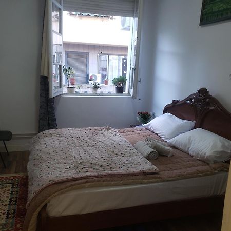 Hostel Oakland Tirana Eksteriør billede