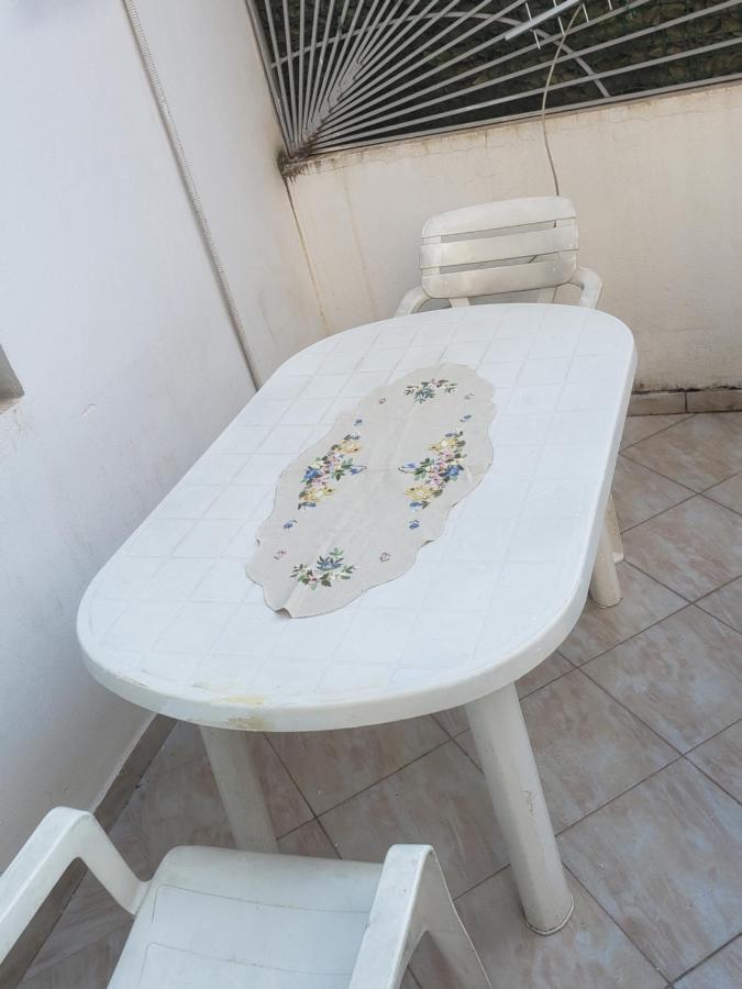 Hostel Oakland Tirana Eksteriør billede