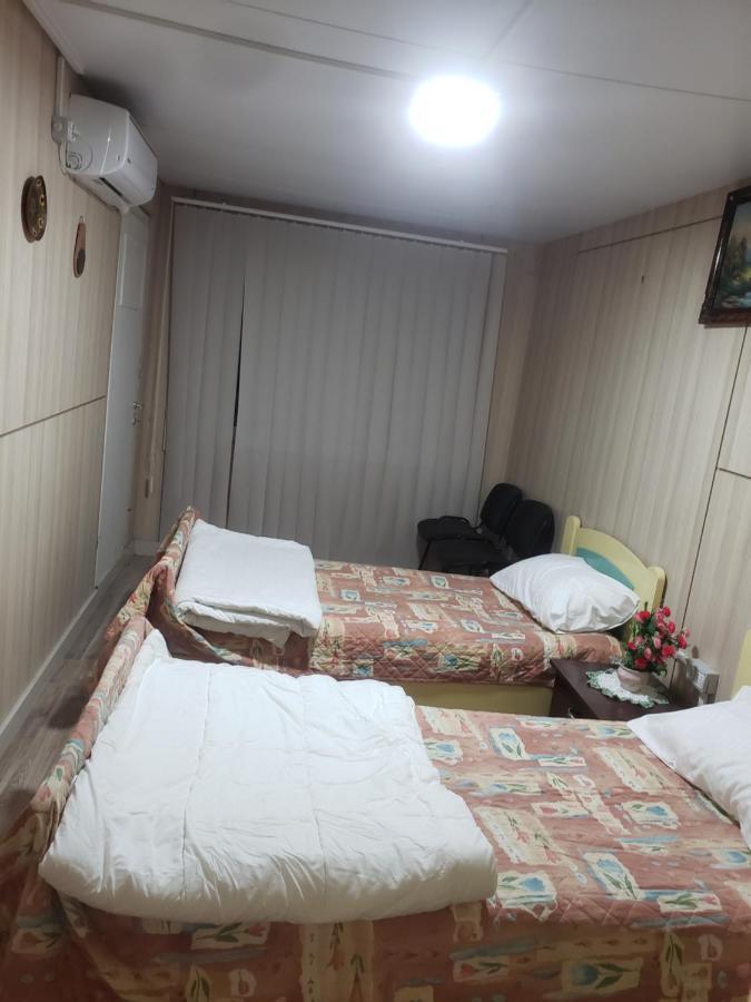 Hostel Oakland Tirana Eksteriør billede