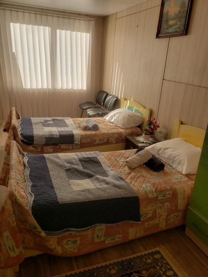 Hostel Oakland Tirana Eksteriør billede