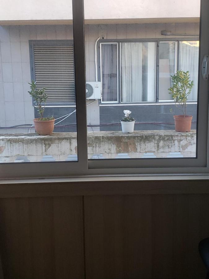 Hostel Oakland Tirana Eksteriør billede