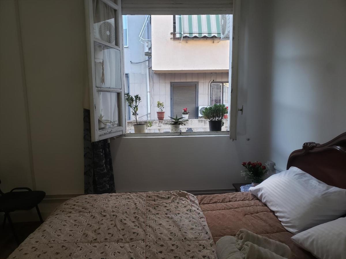 Hostel Oakland Tirana Eksteriør billede