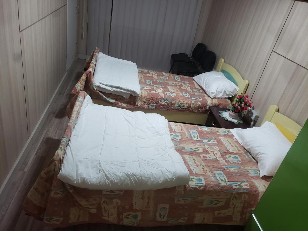 Hostel Oakland Tirana Eksteriør billede