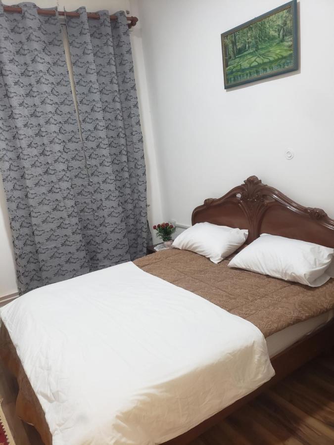 Hostel Oakland Tirana Eksteriør billede