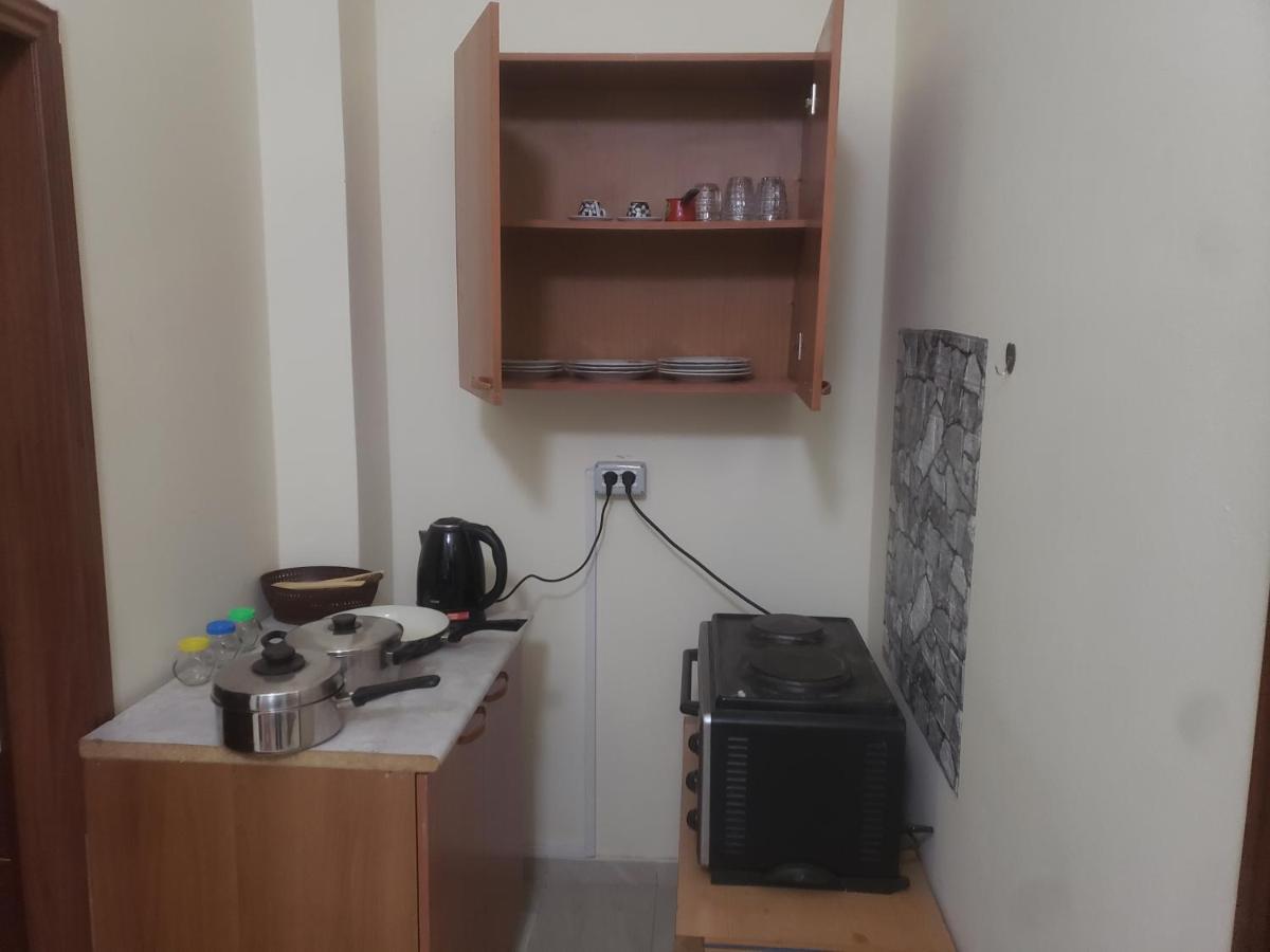Hostel Oakland Tirana Eksteriør billede