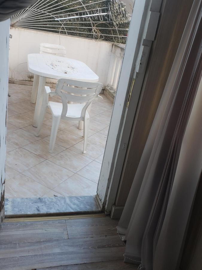 Hostel Oakland Tirana Eksteriør billede