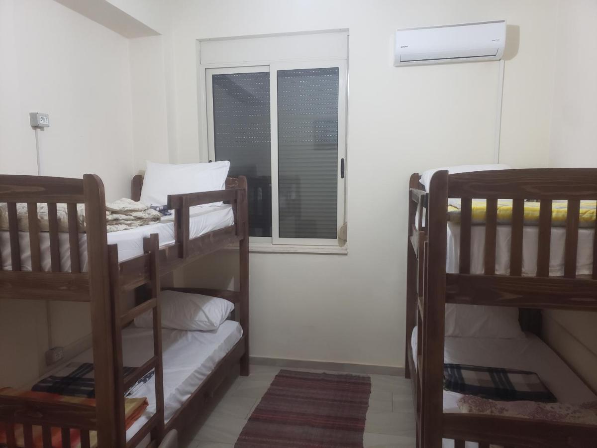 Hostel Oakland Tirana Eksteriør billede