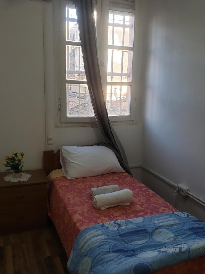 Hostel Oakland Tirana Eksteriør billede