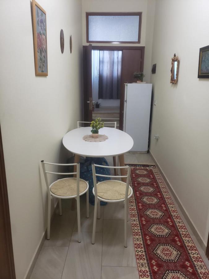 Hostel Oakland Tirana Eksteriør billede