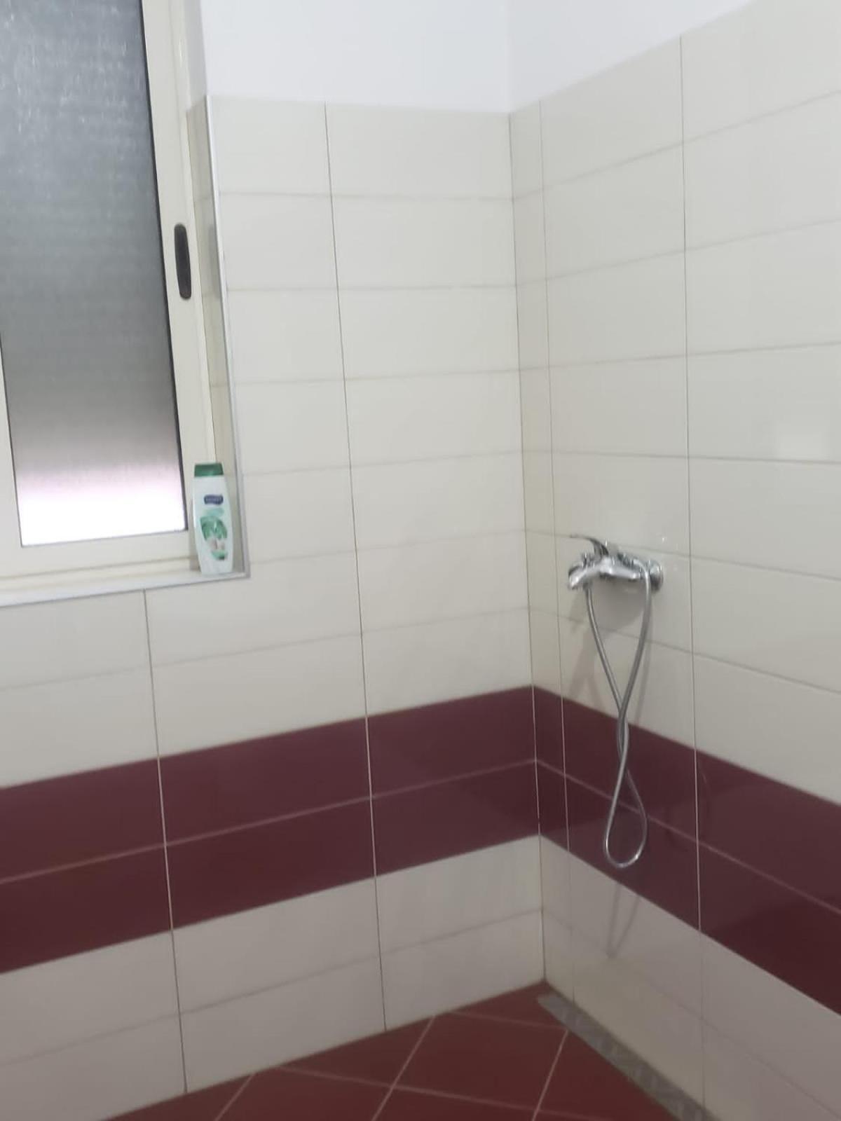 Hostel Oakland Tirana Eksteriør billede